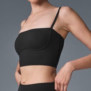 ALO YOGA - Airbrush Streamlined Bra Tank- Like New- Medium! BLACK